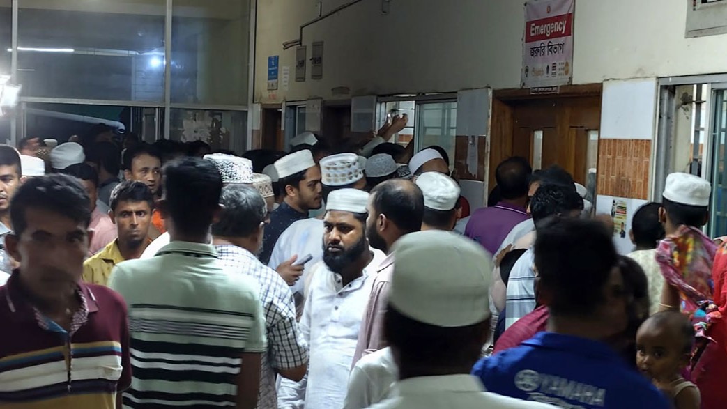 ভোলায় ঘরে ঢুকে মাদরাসা শিক্ষককে কুপিয়ে হত্যা